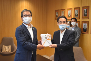 贈呈式　目録