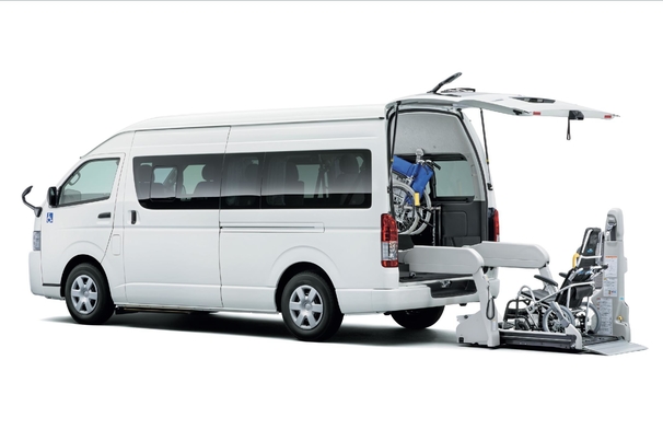 車いす仕様車“Dタイプ”2WD・2700ガソリン スーパーロング・ワイドボディ（3BF-TRH223B-VTZYD）ボディカラーはホワイト〈058〉