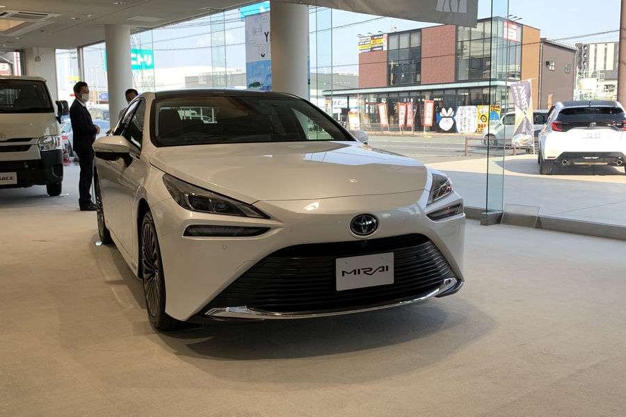 新型MIRAIを展示中です。 | 熊本トヨタ自動車株式会社の公式サイトです