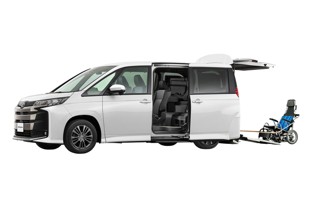 S-G（ハイブリッド・2WD・7人乗り）車いす仕様車“タイプⅠ（車いす1名仕様）”