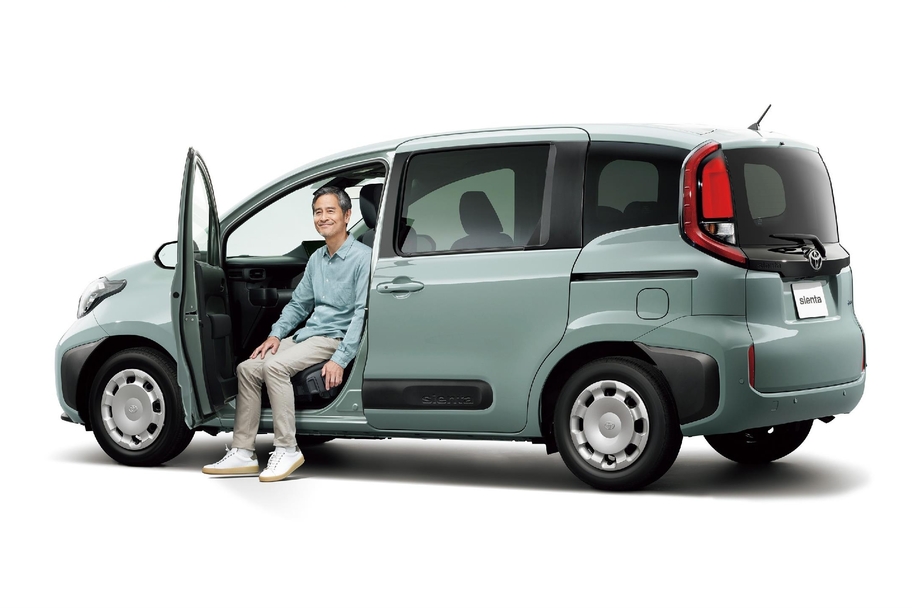 【モデル入り素材】ターンチルトシート（助手席）　