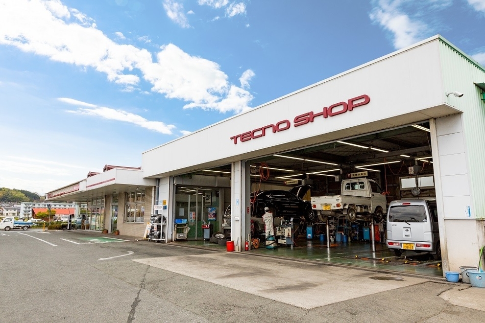 大津店の整備工場